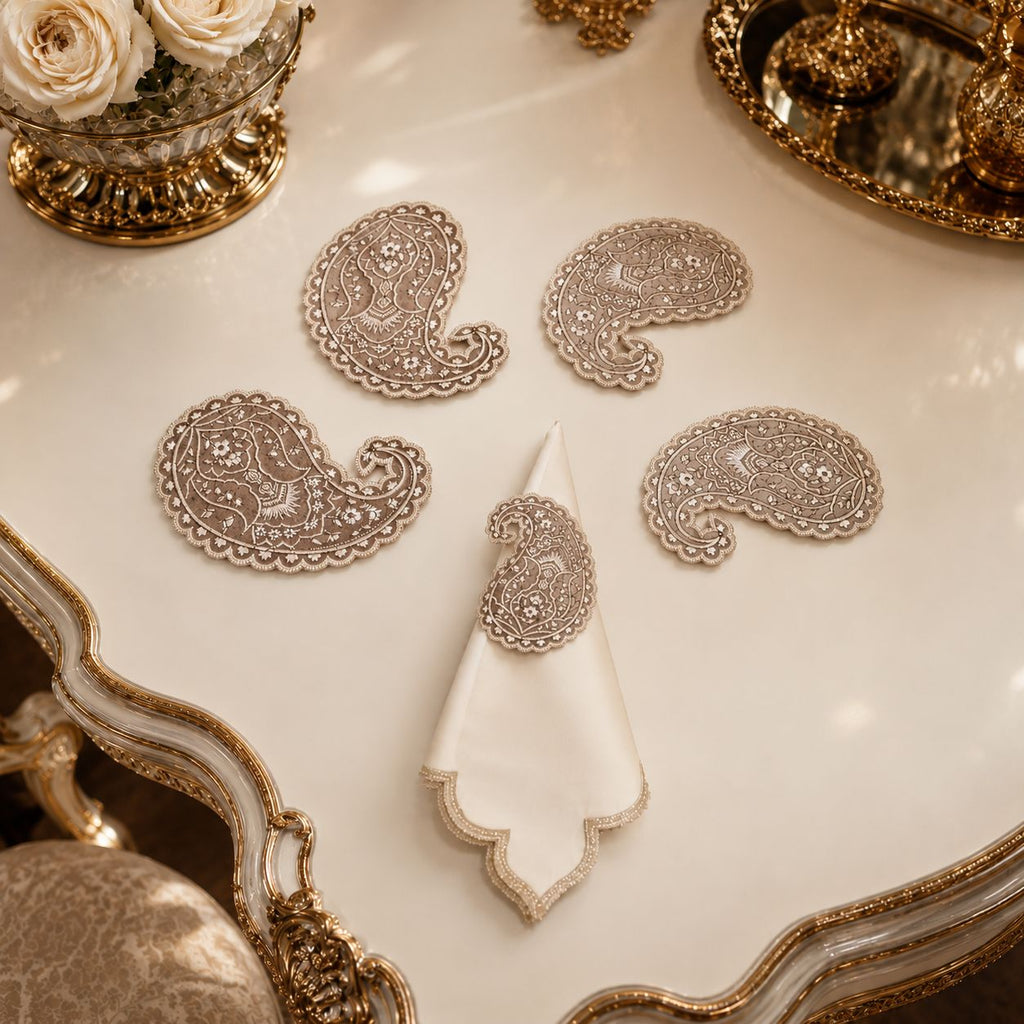 Paisley Elegance Napkin Ring & Scalloped Napkin Set